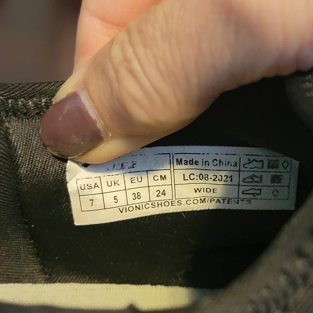Vionic Camrie Slip-On Mesh Sneakers Shoes‎ Black/White Womens Size 7